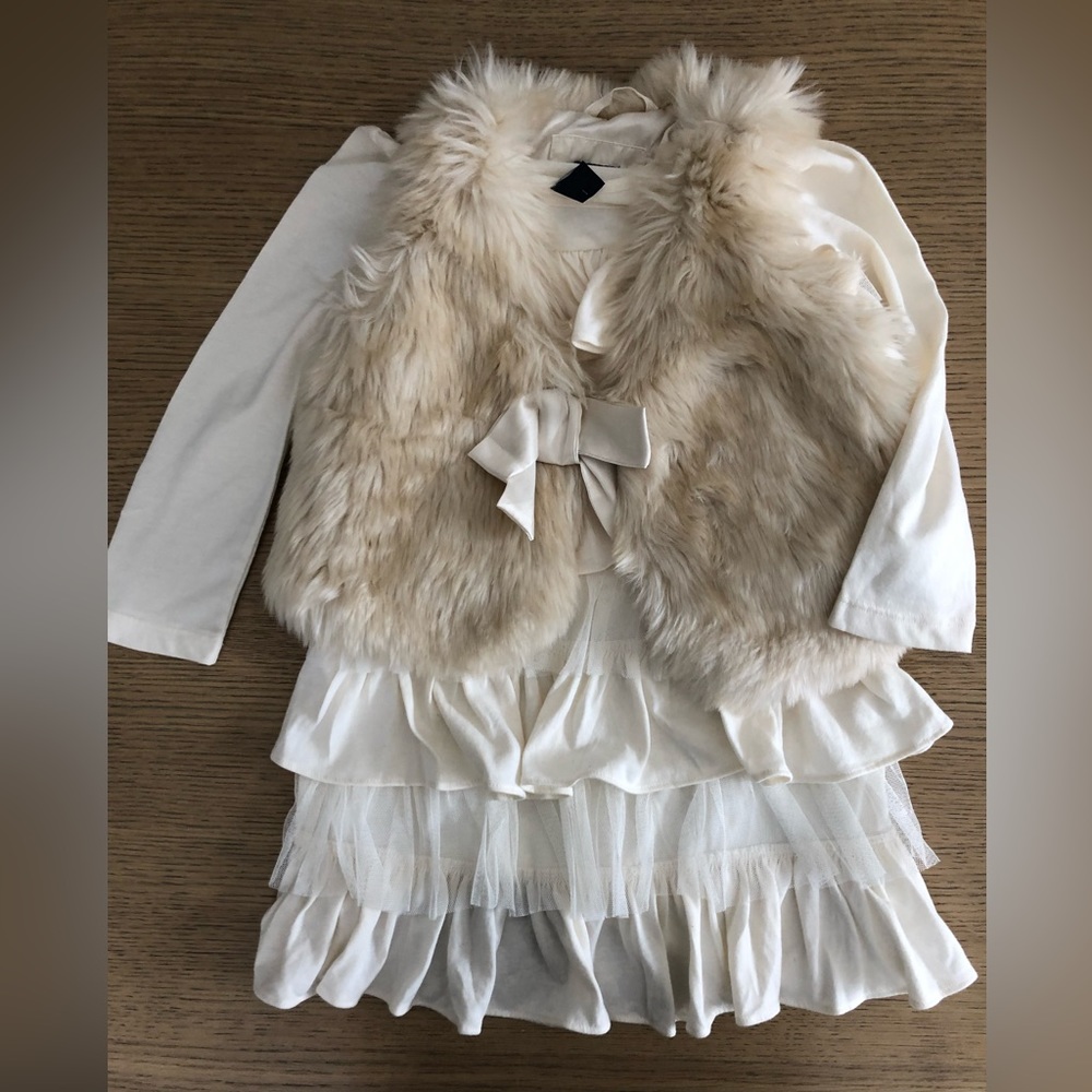 New Gap ruffle Dress with matching faux fur vest - size 3T